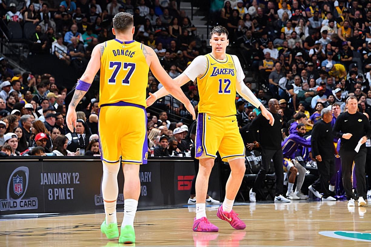 模拟器试玩入口-又一次打出了灾难表现，湖人锋线新援的状态为什么如此起伏不定？