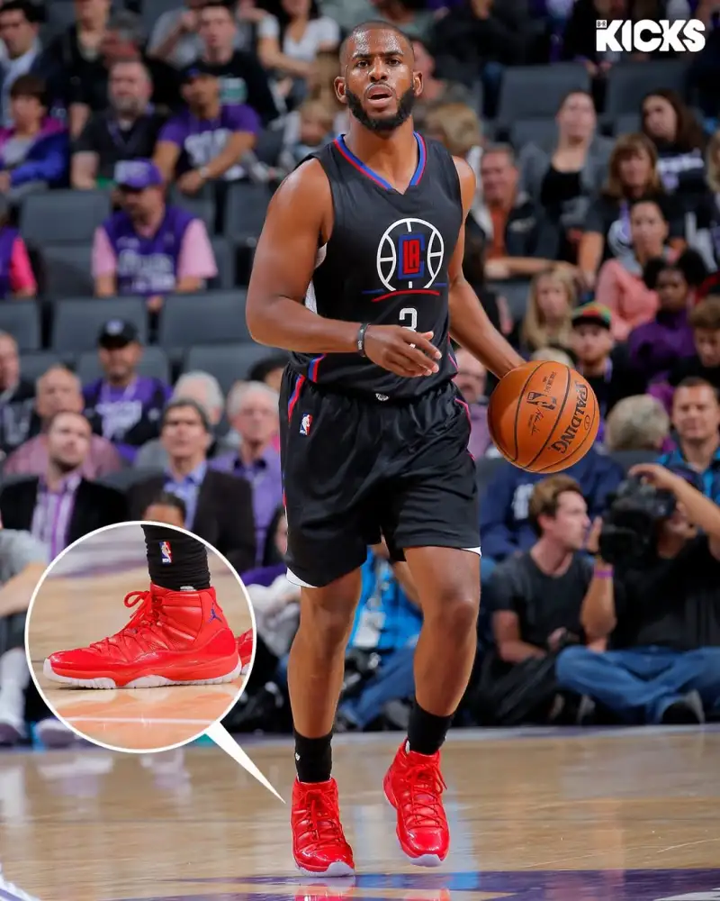 PG Gaming-B/R晒图回顾16赛季球员们穿着的经典球鞋：一起踏上回忆之旅