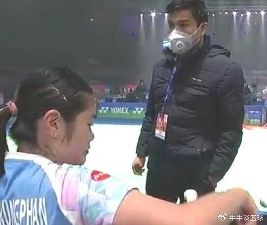 PG电子娱乐官网下载-印度遭狂批！泰国教练戴N95口罩指挥 香港名将吃坏肚子紧急求救|羽毛球|印度公开赛|羽毛球杂志|印度羽毛球公开赛|None_新浪体育_新浪新闻