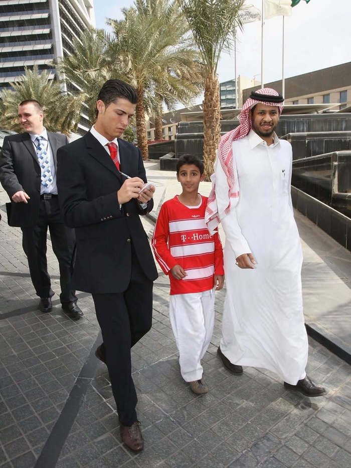 PG电子娱乐官网下载-C罗18年前首访沙特阿拉伯|克里斯蒂亚诺·罗纳尔多_新浪体育_新浪新闻