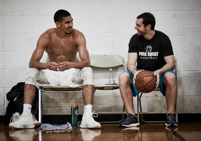 PG电子娱乐官网下载-塔图姆开启特训！王牌训练师：提升破包夹能力